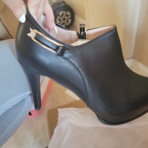 Size 11 Black ankle boot